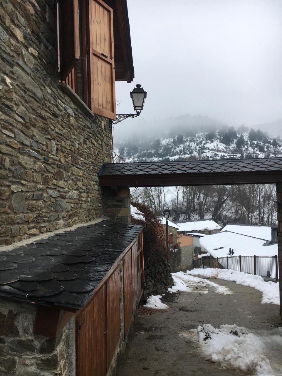 La Caseta De Queixans Con Chimenea Puigcerdà Eksteriør billede